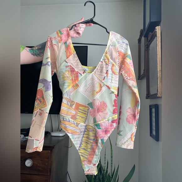 NWT- free-est Dion Mesh One-Piece Surf Suit - Picture 3 of 3